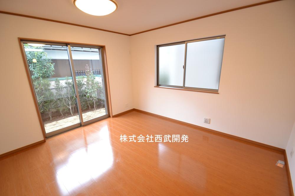 Same specifications photos (living). (A Building) same specification