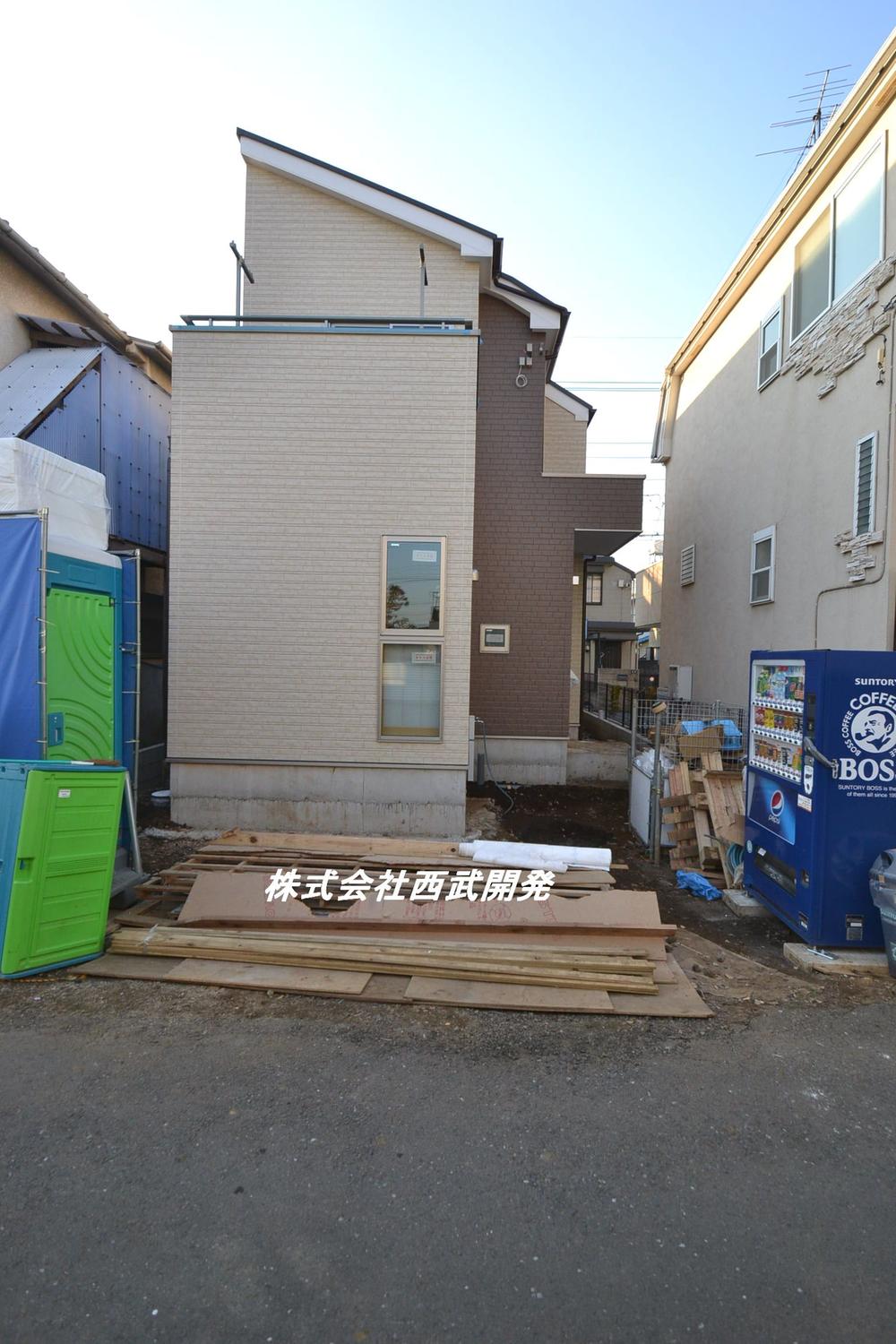 Local photos, including front road. Local (11 May 2013) Shooting