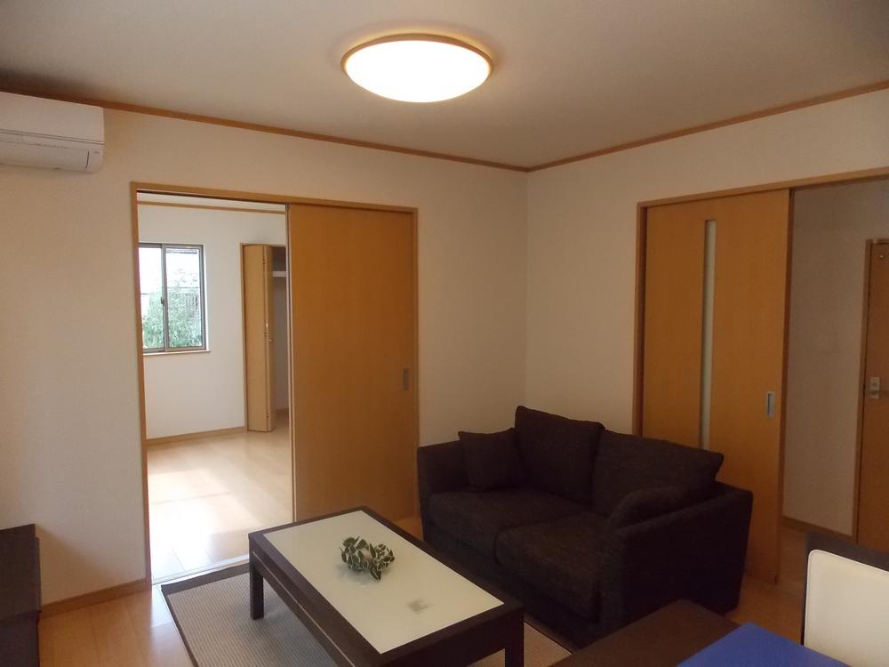 Same specifications photos (living). Same specifications