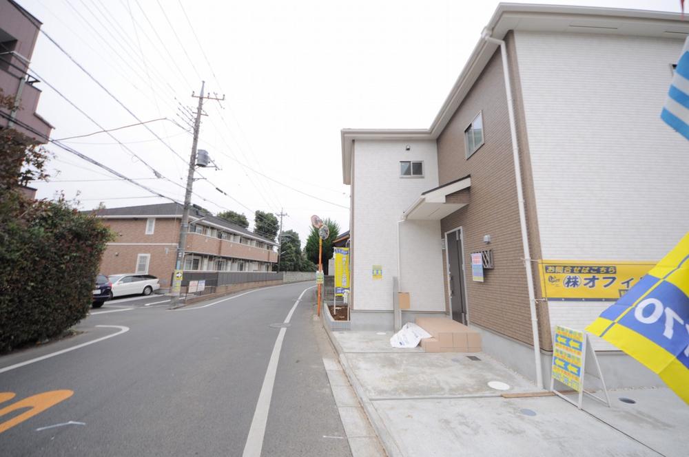 Local photos, including front road. Local (11 May 2013) Shooting