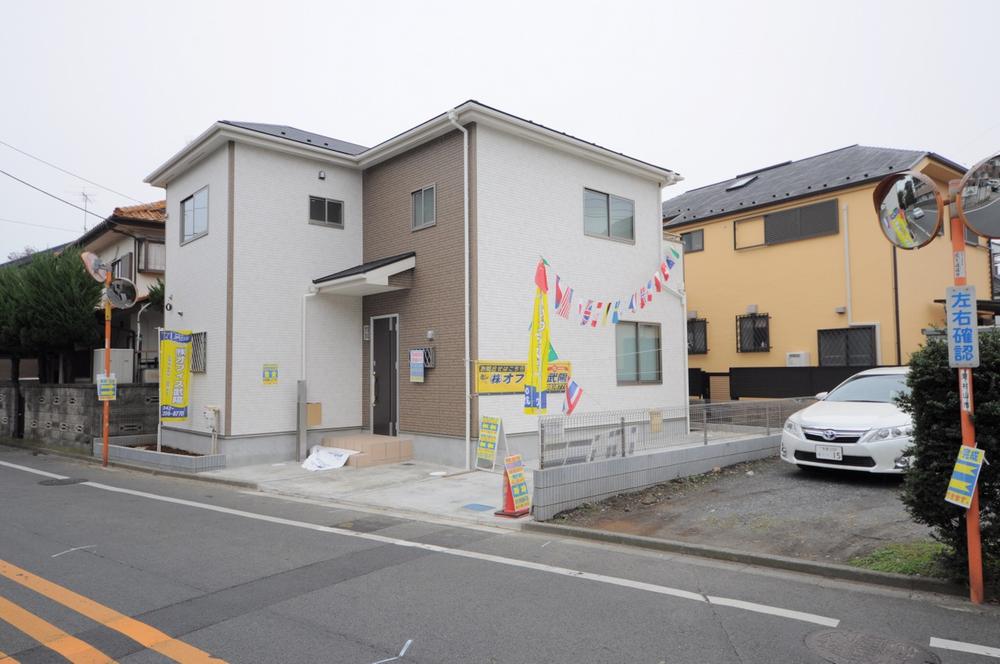 Local appearance photo. Local (11 May 2013) Shooting