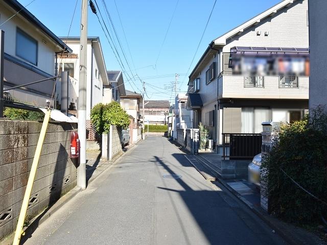 Local photos, including front road. Higashimurayama Honcho 3-chome, contact road situation