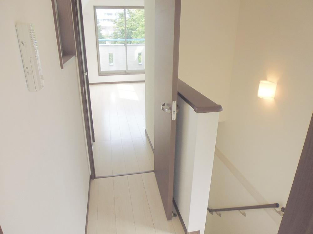 Other introspection. Second floor of the hallway