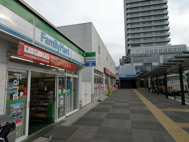 Convenience store. FamilyMart Higashimurayama Station West store (convenience store) to 200m