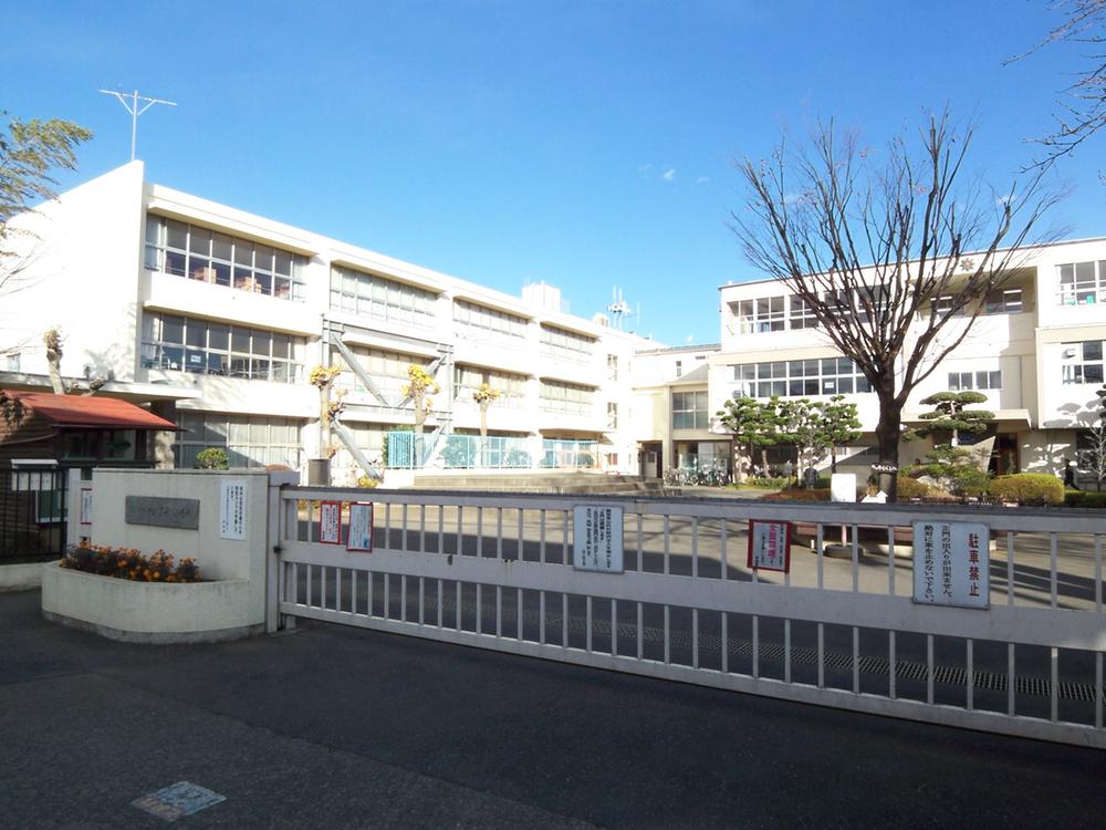 Primary school. Kumegawa until elementary school 680m
