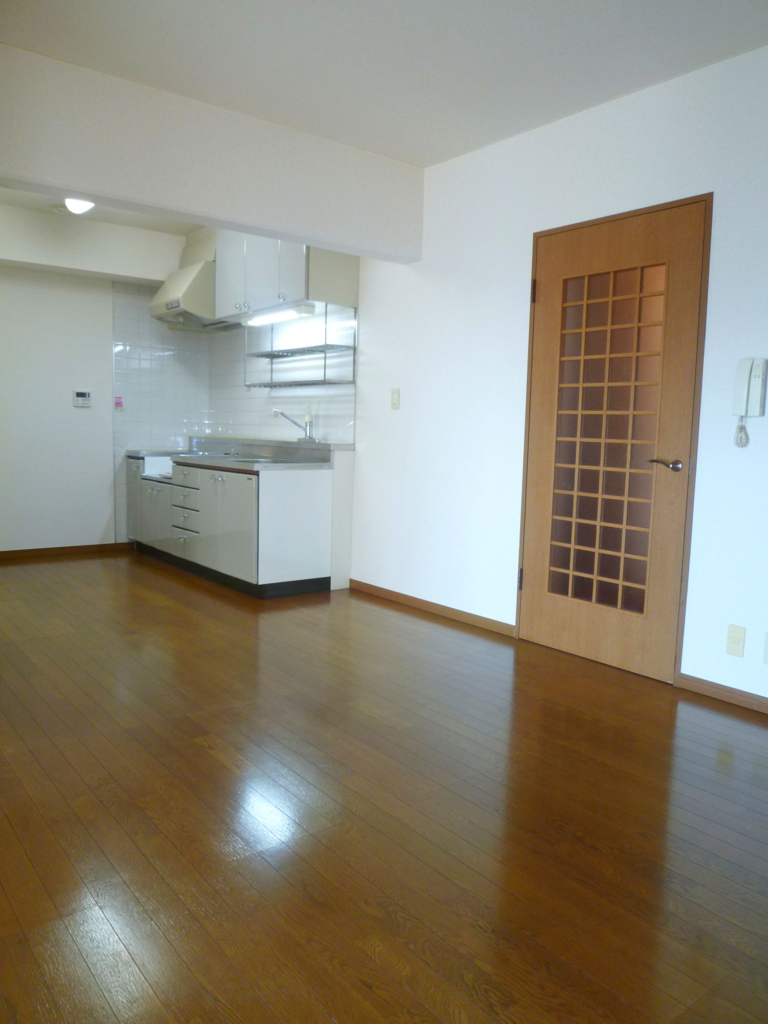 Living and room. Spacious of 13 quires LDK (refrigerator ・ Breadth of spacious be placed cupboard)
