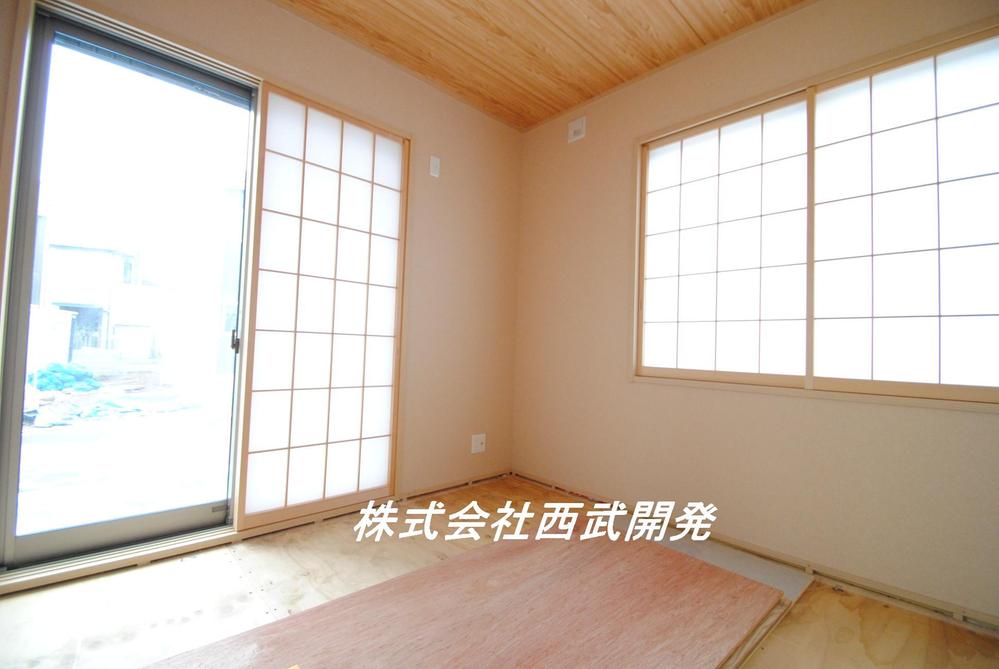 Non-living room. 11 Building