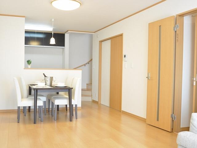 Living. Higashimurayama Suwa-cho 2-chome, J Building LDK