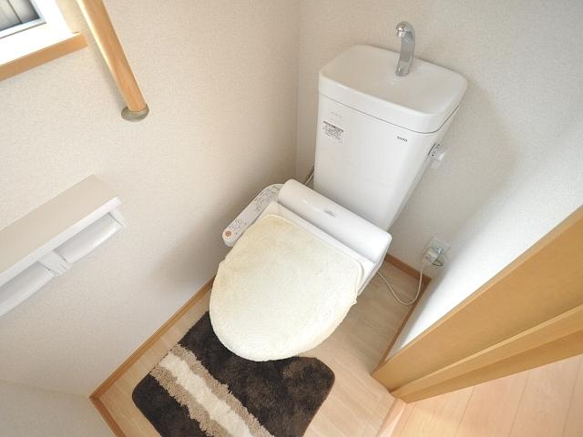 Toilet. Higashimurayama Suwa-cho 2-chome, J Building First floor toilet