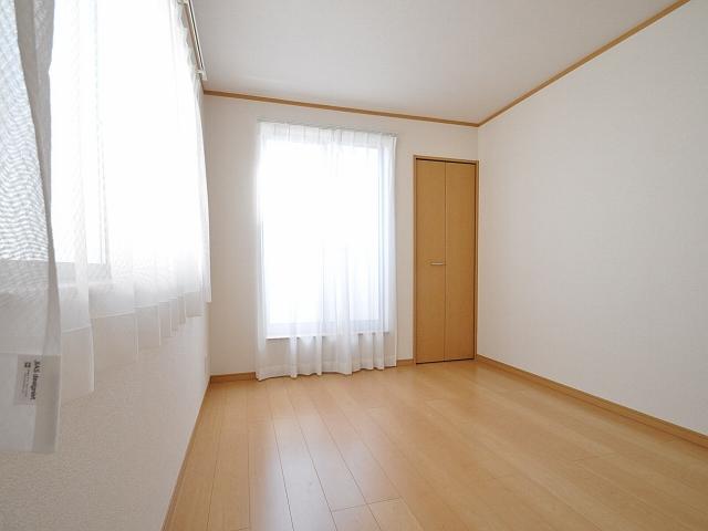 Non-living room. Higashimurayama Suwa-cho 2-chome, J Building Western style room