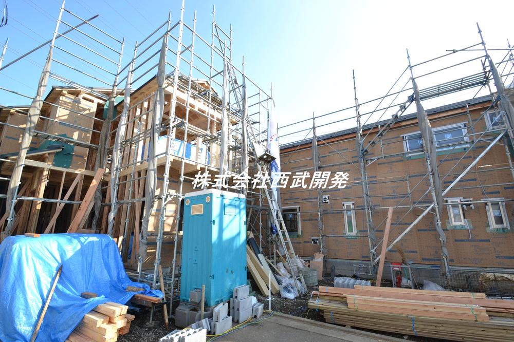 Local appearance photo. Local (11 May 2013) Shooting