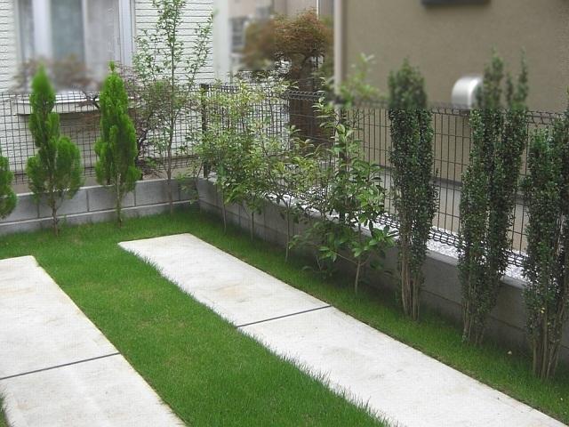 Garden. Aoba-cho 3-chome garden (car space)