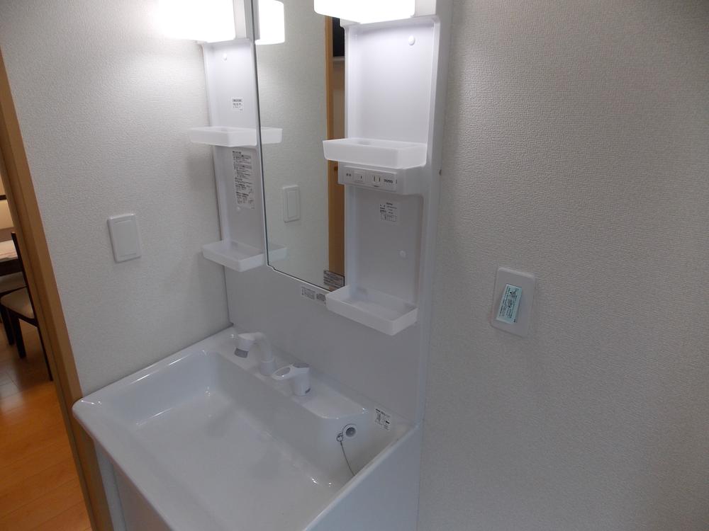 Wash basin, toilet. Same specifications