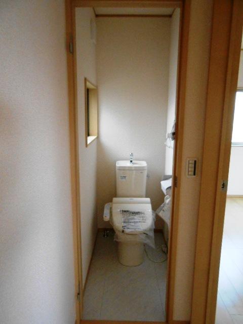 Toilet. Local (10 May 2013) Shooting
