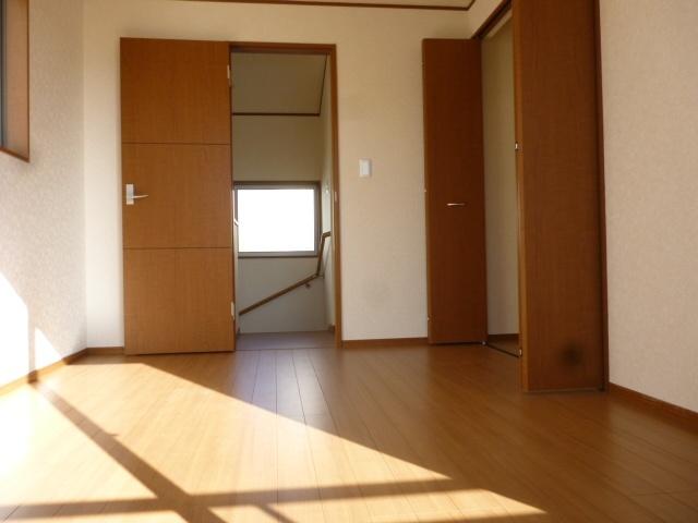 Non-living room. 6 Pledge.