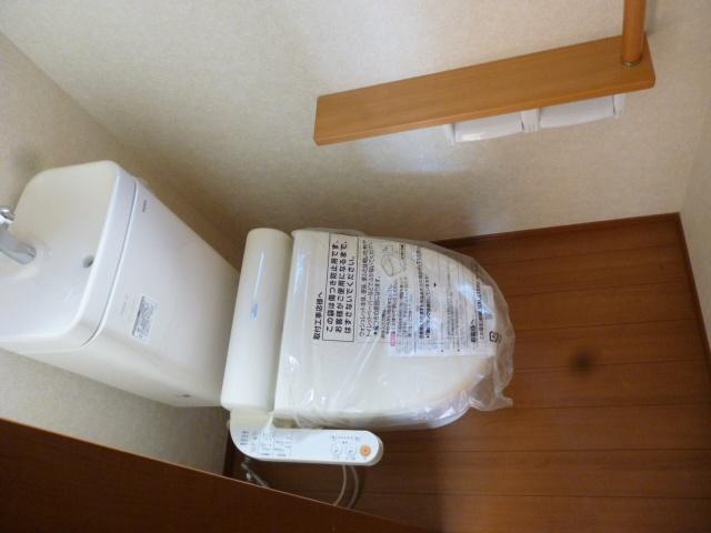 Toilet. 1 ・ 2F are both with bidet. 
