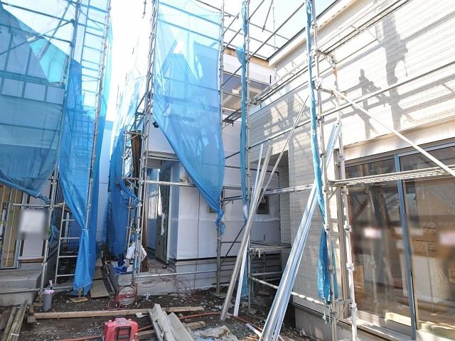 Local appearance photo. Higashimurayama Kumegawa cho 4-chome A Building (right back) Under construction