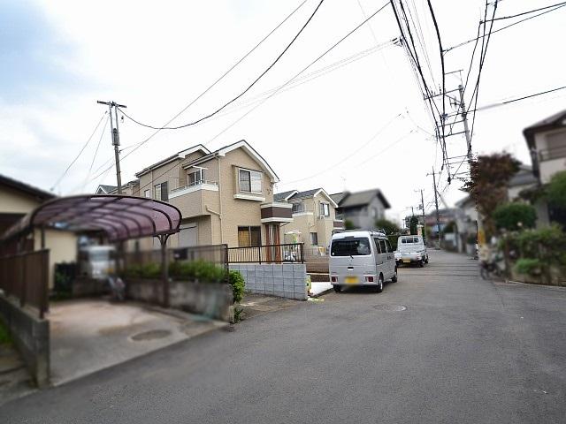 Local photos, including front road. Higashimurayama Kumegawa cho 4-chome contact road situation