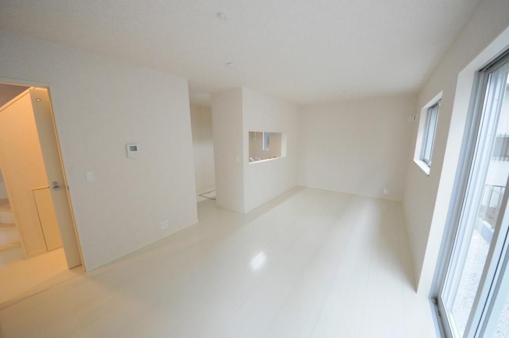 Same specifications photos (living). Same specifications