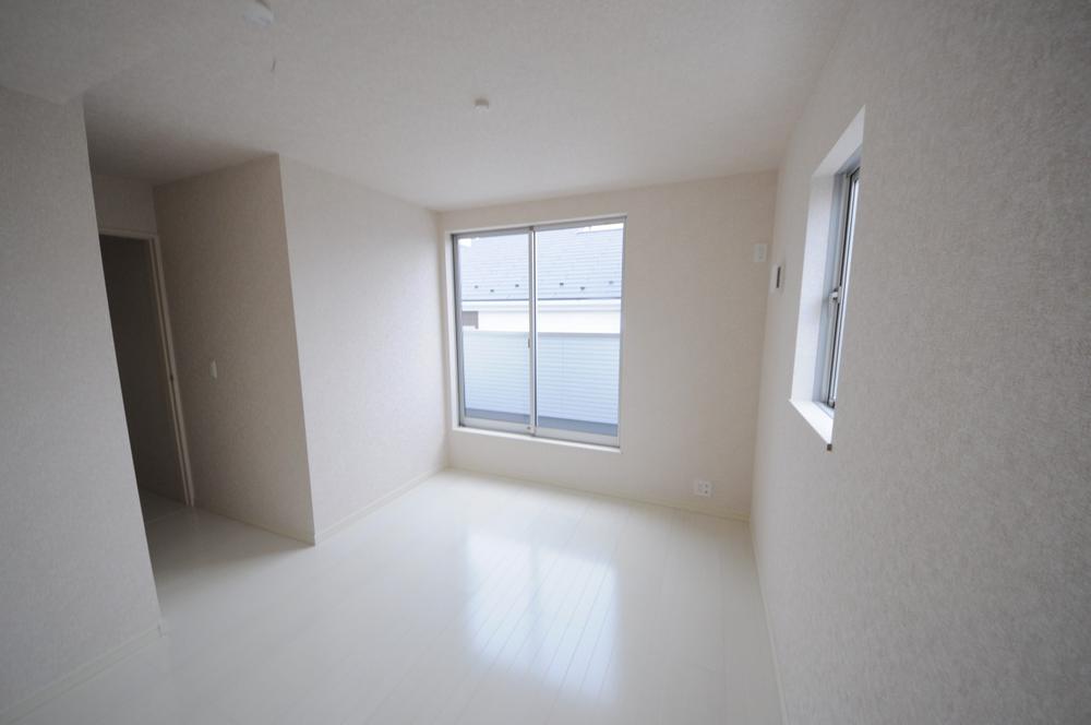 Same specifications photos (Other introspection). Same specifications