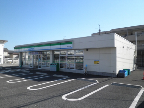Convenience store. FamilyMart Tokorozawa Kume store up (convenience store) 723m
