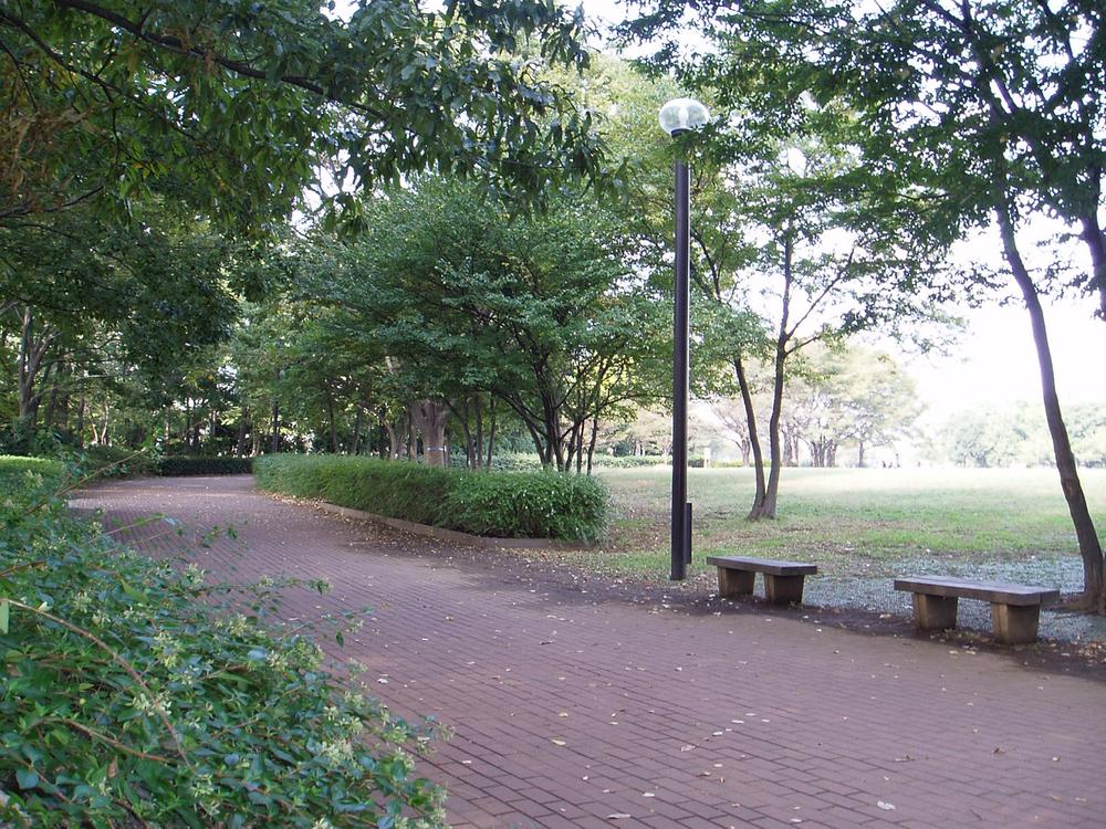 park. Higashimurayama to Central Park 1400m