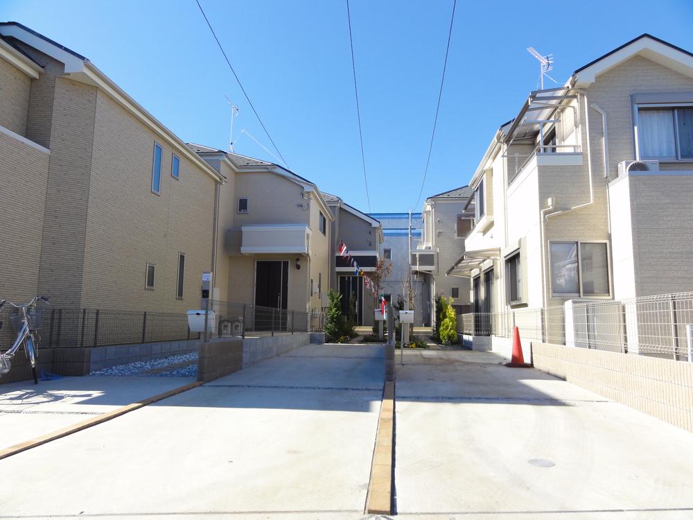 Local appearance photo. Newly built condominiums! "Higashimurayama" station 6 mins! ! You can up to parallel parking to two! A quiet residential area! 