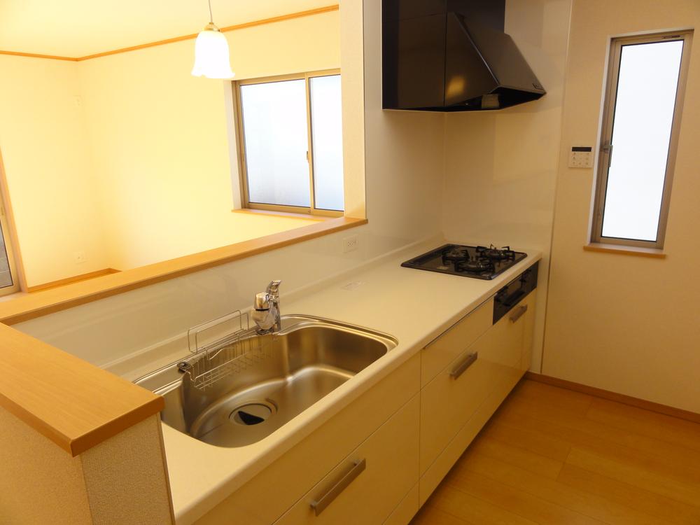 Kitchen. With a water purifier system Kitchen!  High-efficiency water heater, With under-floor storage, Day good! 