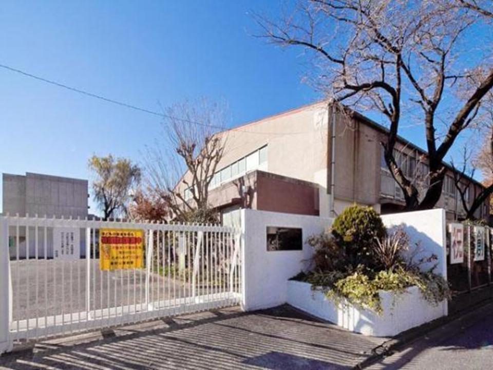 Junior high school. It higashimurayama stand Higashimurayama 1222m to the third junior high school