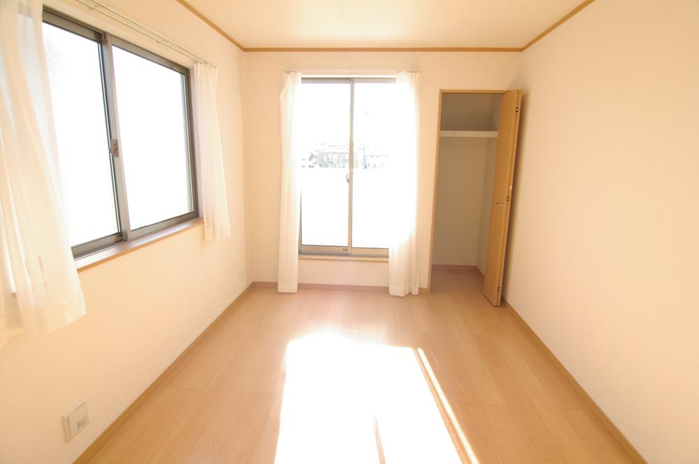 Non-living room. Indoor (12 May 2013) Shooting