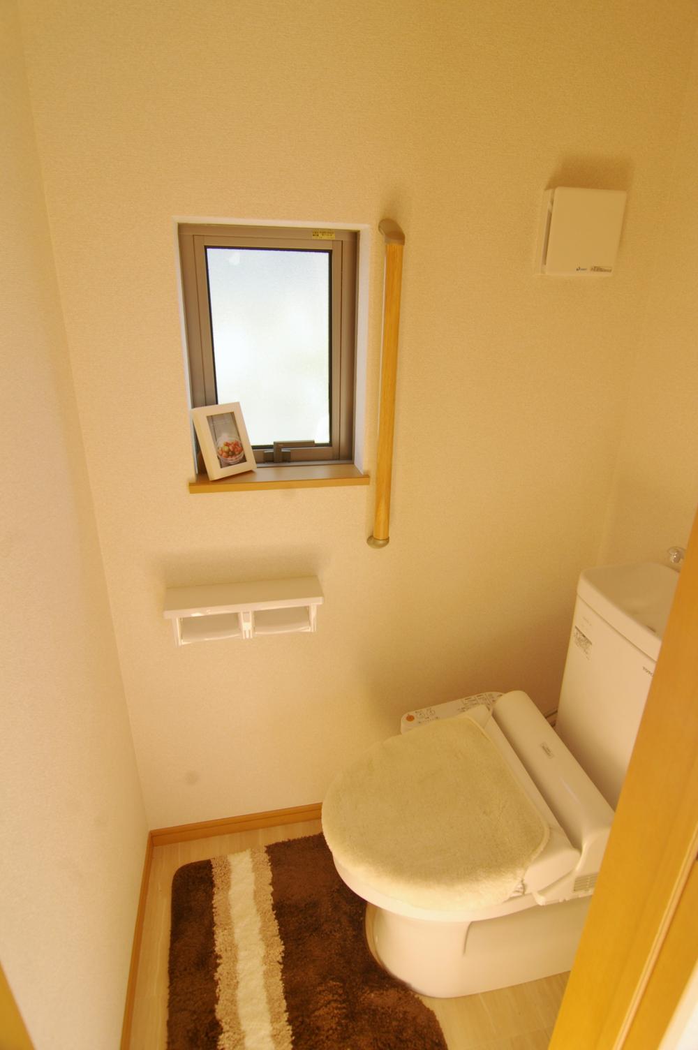 Toilet. Indoor (12 May 2013) Shooting