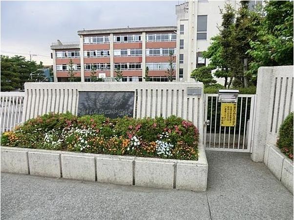 Junior high school. It higashimurayama stand Higashimurayama 400m until the fourth junior high school