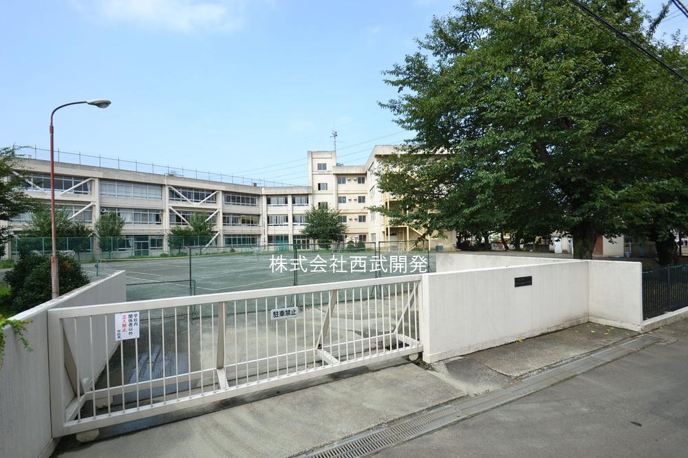 Junior high school. It higashimurayama stand Higashimurayama 740m until the sixth junior high school