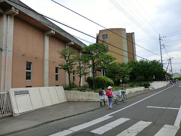 Primary school. Akitsu 700m to East Elementary School