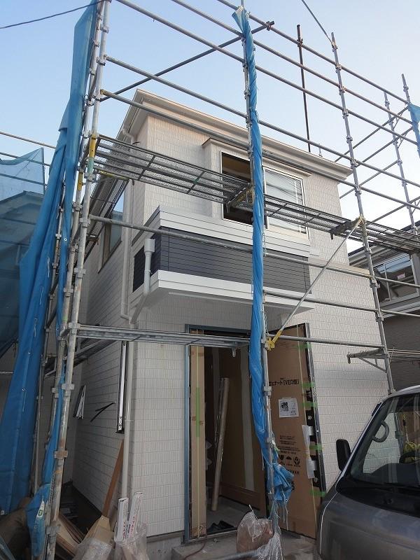 Local appearance photo. Building 2