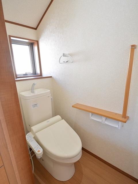 Toilet. Higashimurayama Fujimi 4-chome Building 2 toilet