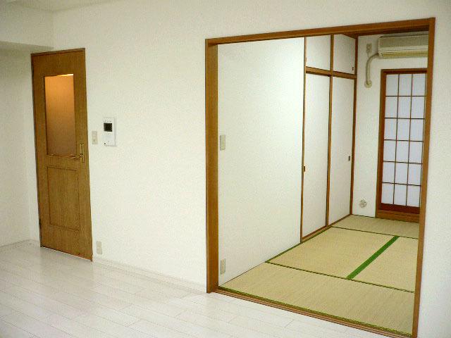 Non-living room. Japanese-style room from the living room