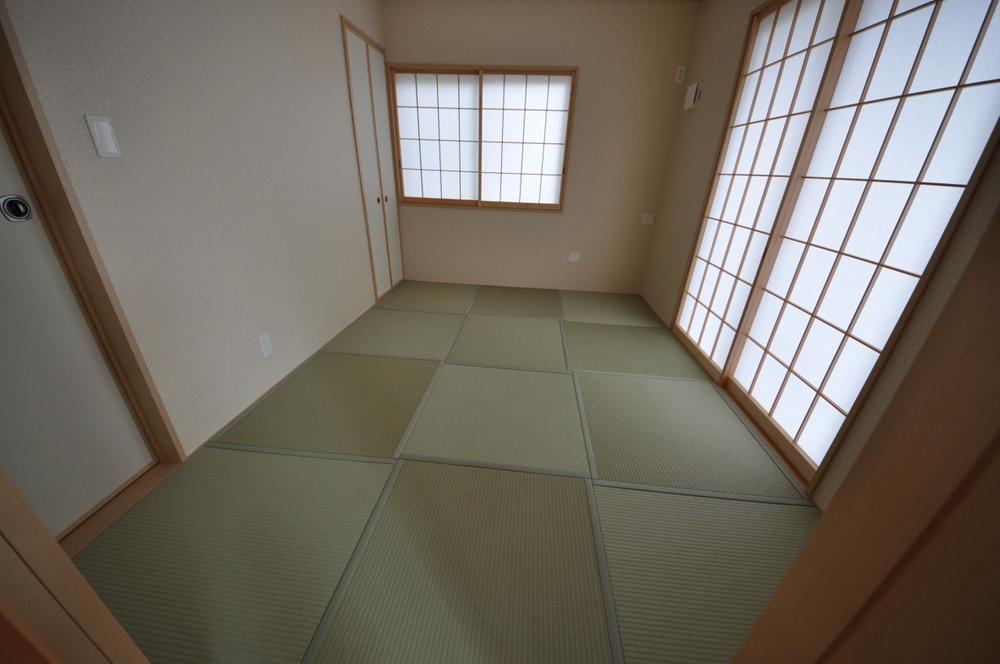 Same specifications photos (Other introspection). Same specifications