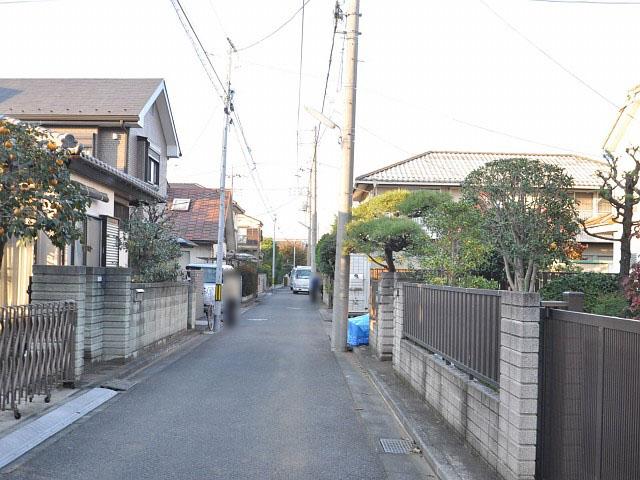Local photos, including front road. Higashimurayama Fujimi 3-chome, contact road situation