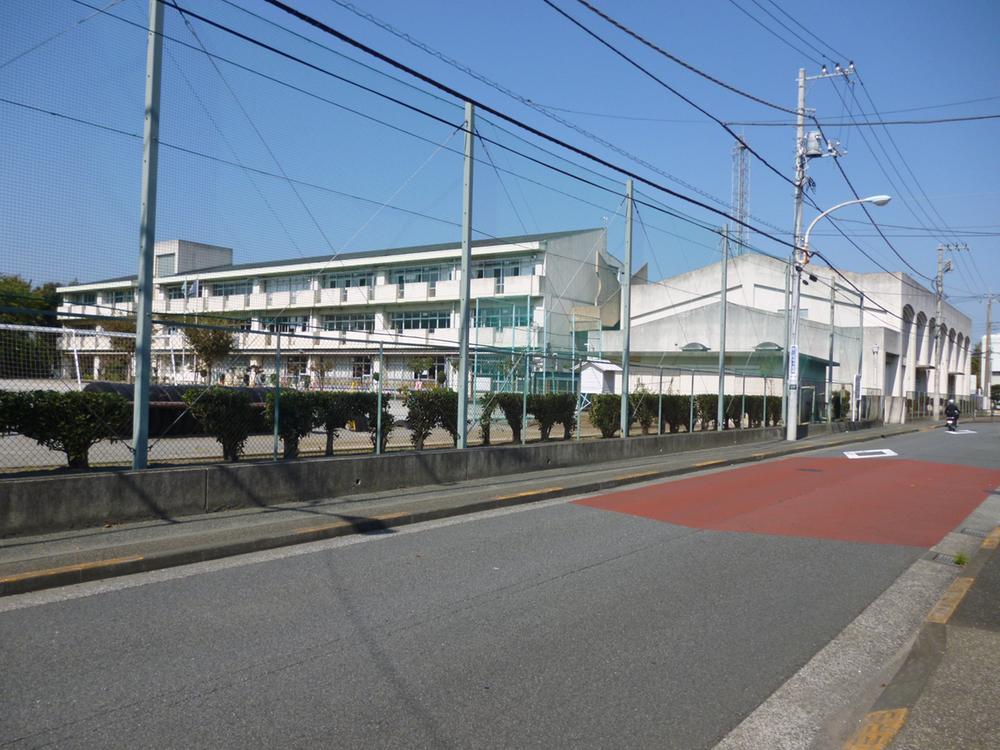 Primary school. Higashimurayama stand Fujimi to elementary school 1110m