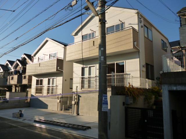 Local appearance photo. Local (11 May 2013) Shooting