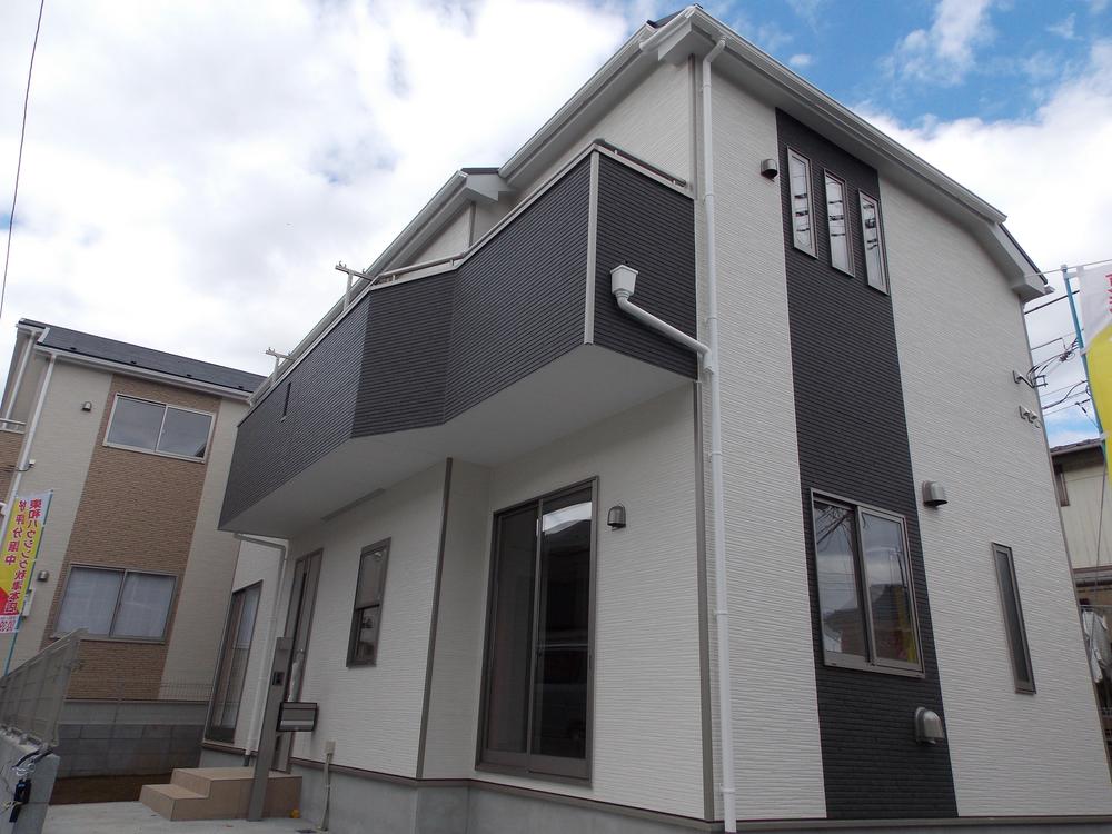 Local appearance photo. Local (11 May 2013) Shooting