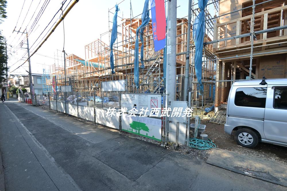 Local photos, including front road. Local (10 May 2013) Shooting