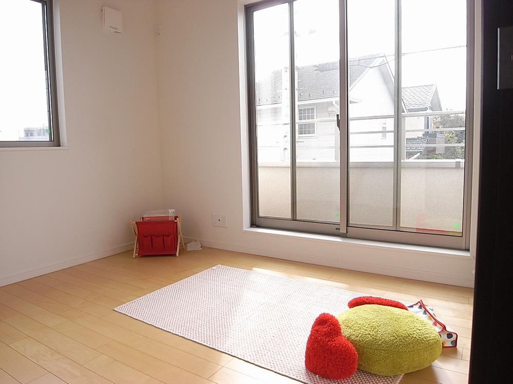 Non-living room. Indoor (12 May 2012) shooting