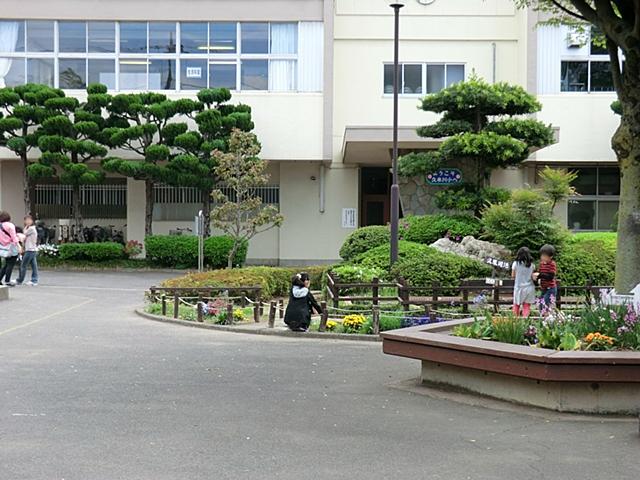 Primary school. Kumegawa until elementary school 610m