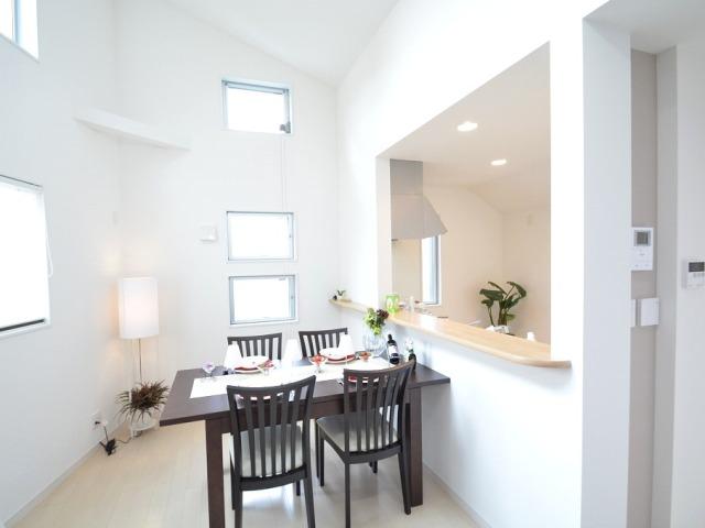 Living. Dining space with a bright and airy (December 2013) Shooting