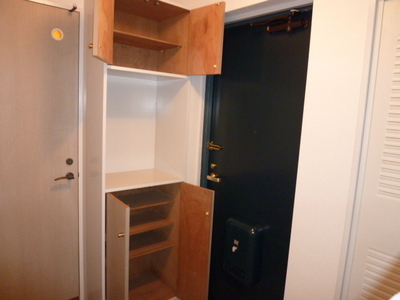 Entrance. Cupboard