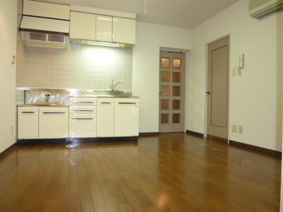 Living and room. DK