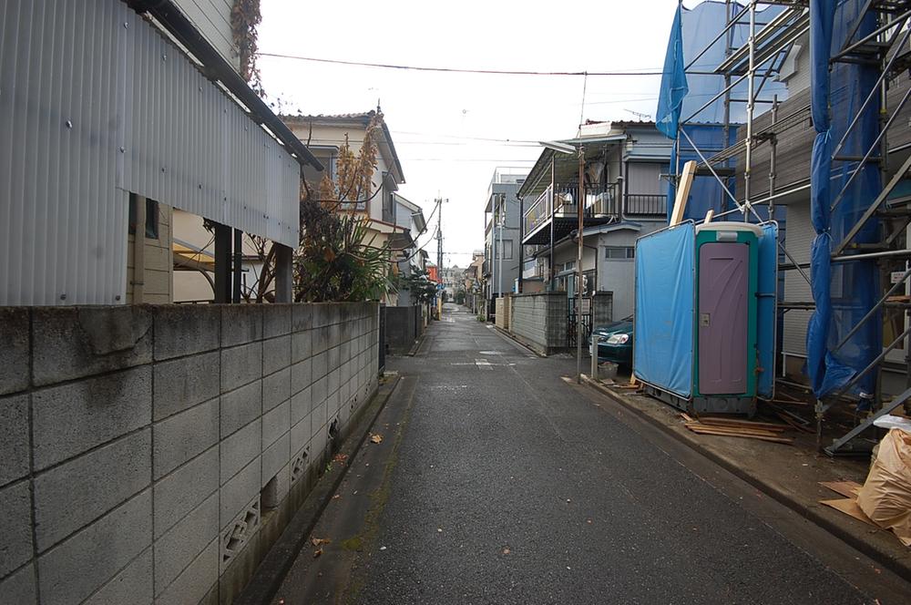 Local photos, including front road. Local (12 May 2013) Shooting