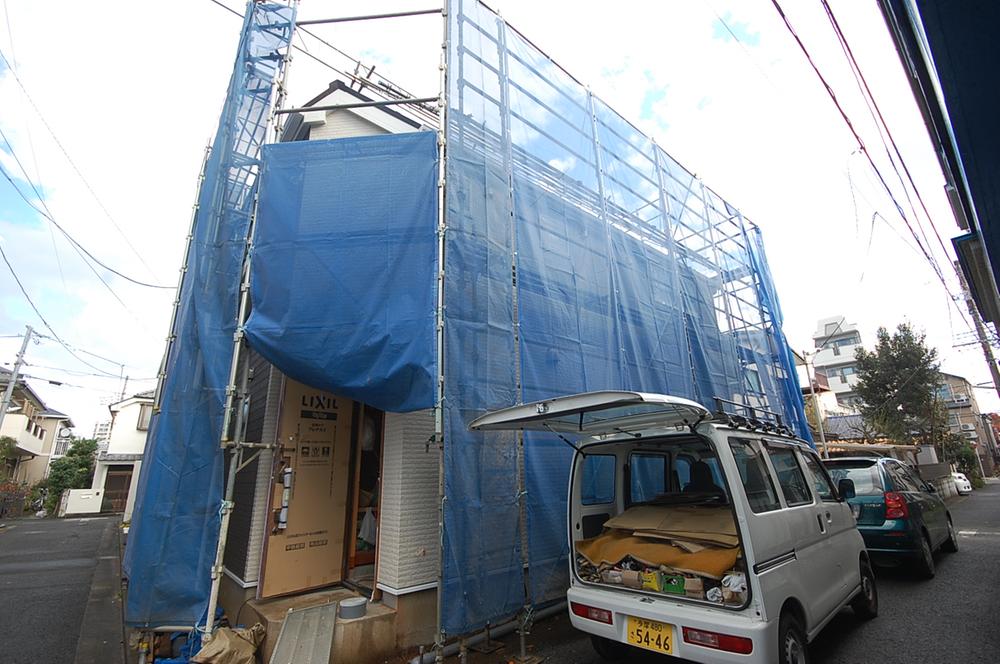 Local appearance photo. Local (12 May 2013) Shooting